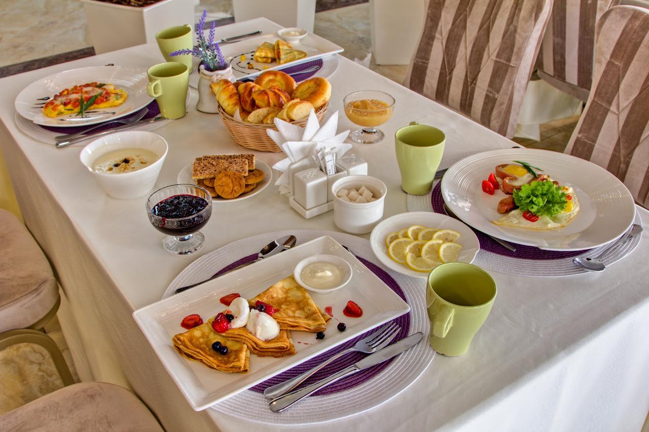 Karagat Hotel Karakol Eksteriør bilde