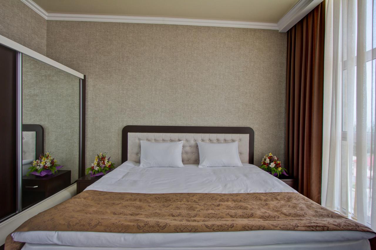 Karagat Hotel Karakol Eksteriør bilde