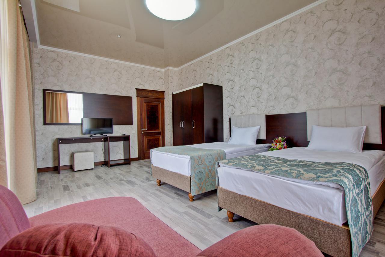 Karagat Hotel Karakol Eksteriør bilde