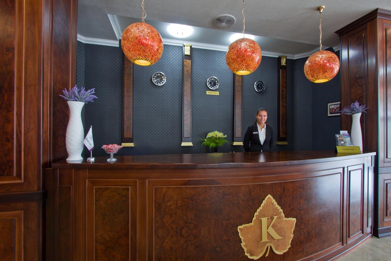 Karagat Hotel Karakol Eksteriør bilde