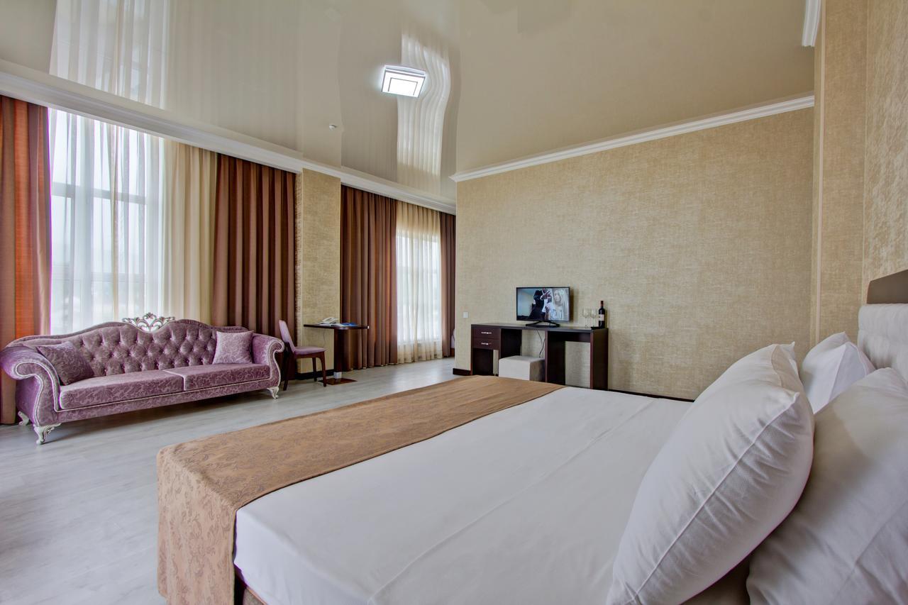 Karagat Hotel Karakol Eksteriør bilde