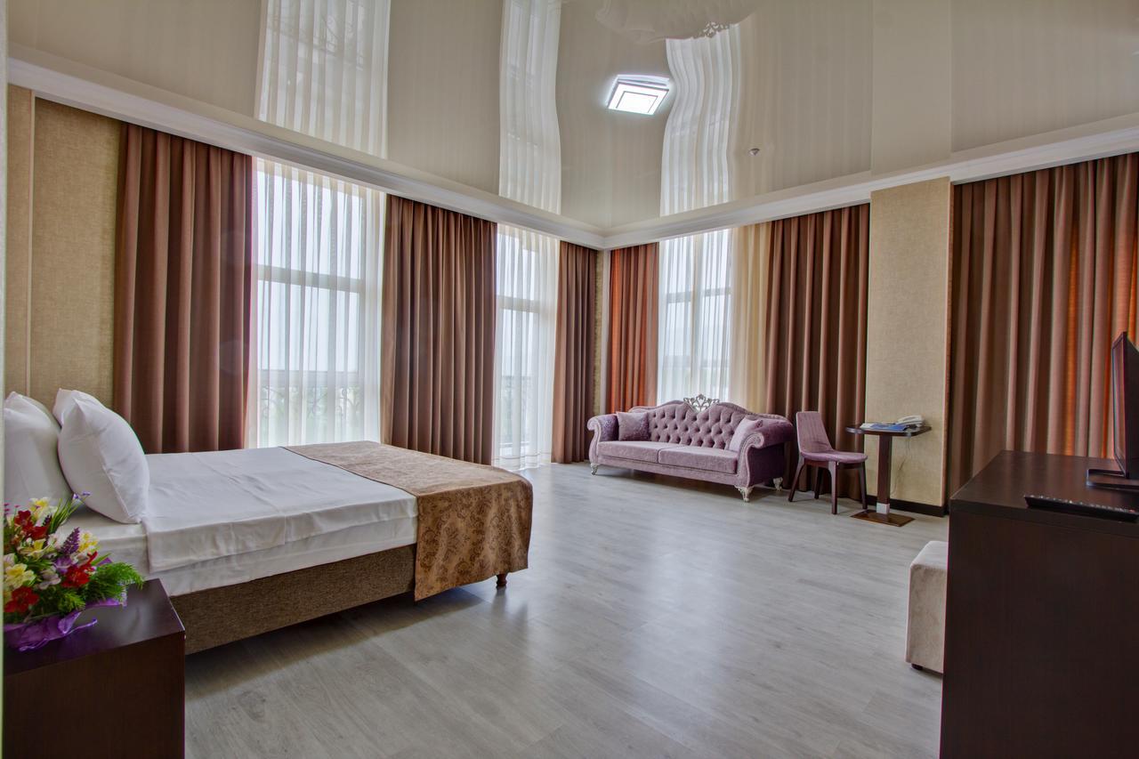 Karagat Hotel Karakol Eksteriør bilde