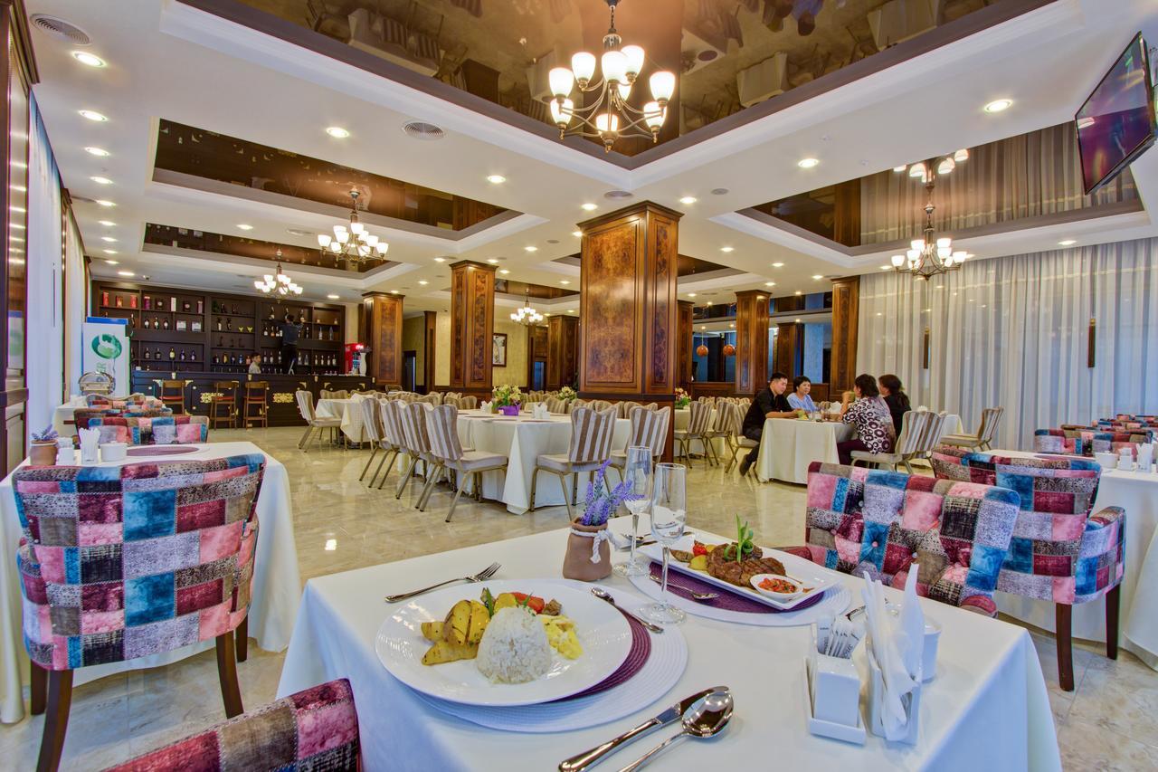 Karagat Hotel Karakol Eksteriør bilde
