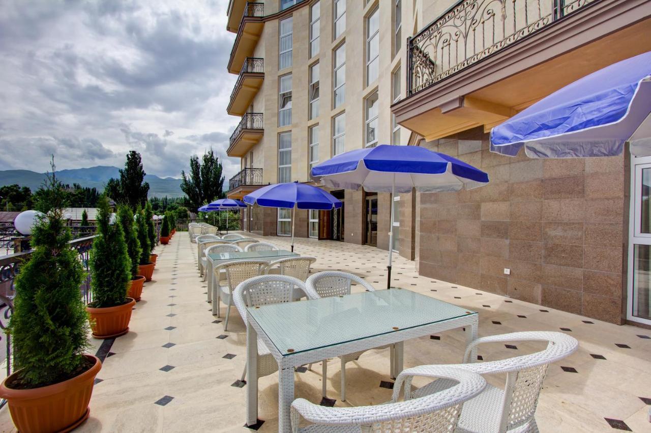 Karagat Hotel Karakol Eksteriør bilde