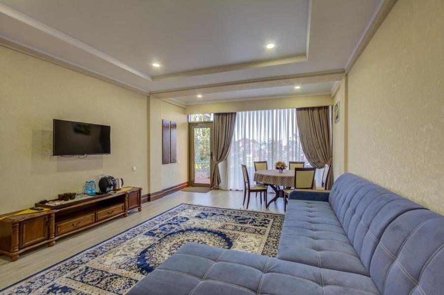 Karagat Hotel Karakol Eksteriør bilde
