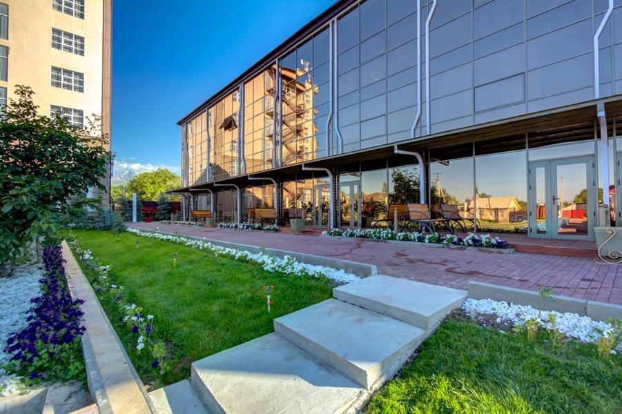 Karagat Hotel Karakol Eksteriør bilde